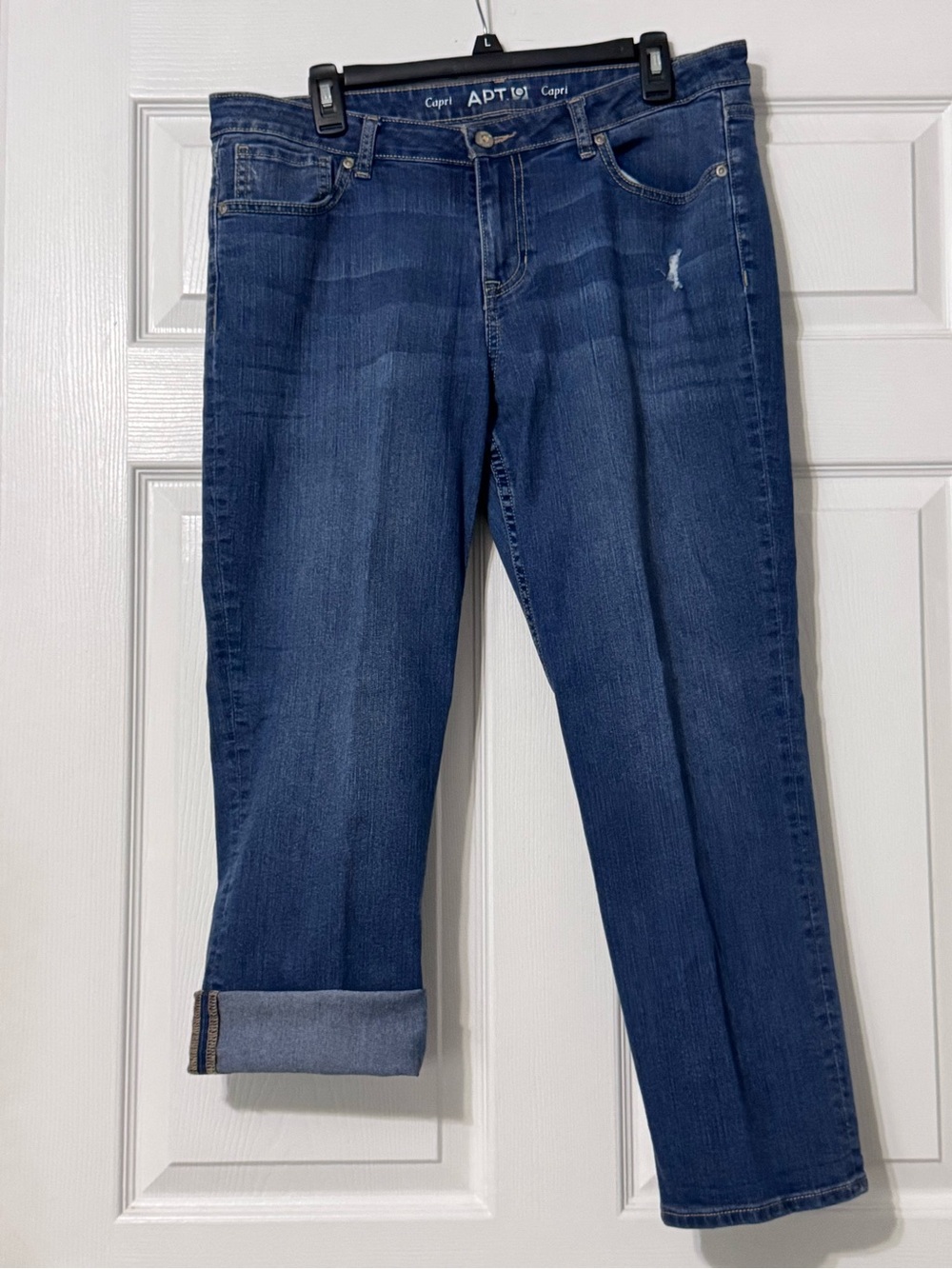Apt. 9 Dark Blue Cropped Capri Jeans